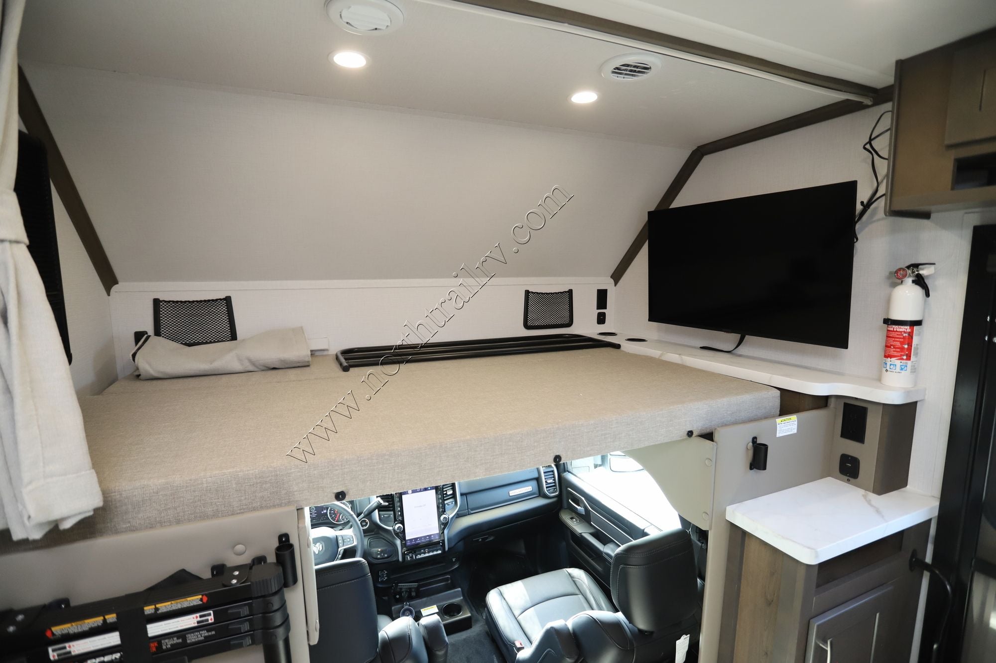 New 2026 Dynamax Isata 5 28SS 4X4 EX Super C  For Sale