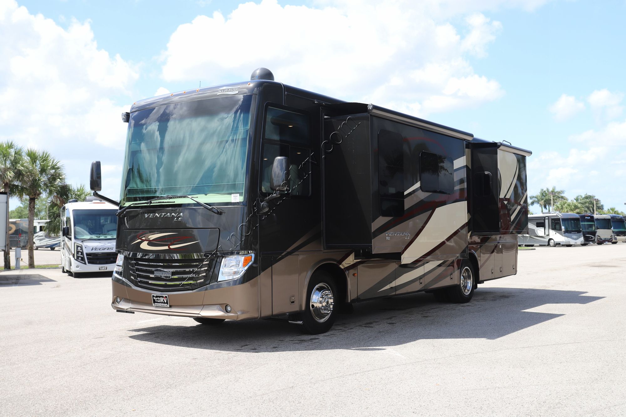 Used 2019 Newmar Ventana Le 3412 Class A  For Sale