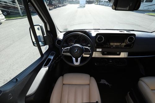 2024 Airstream Interstate 24GL Tommy Bahama AWD