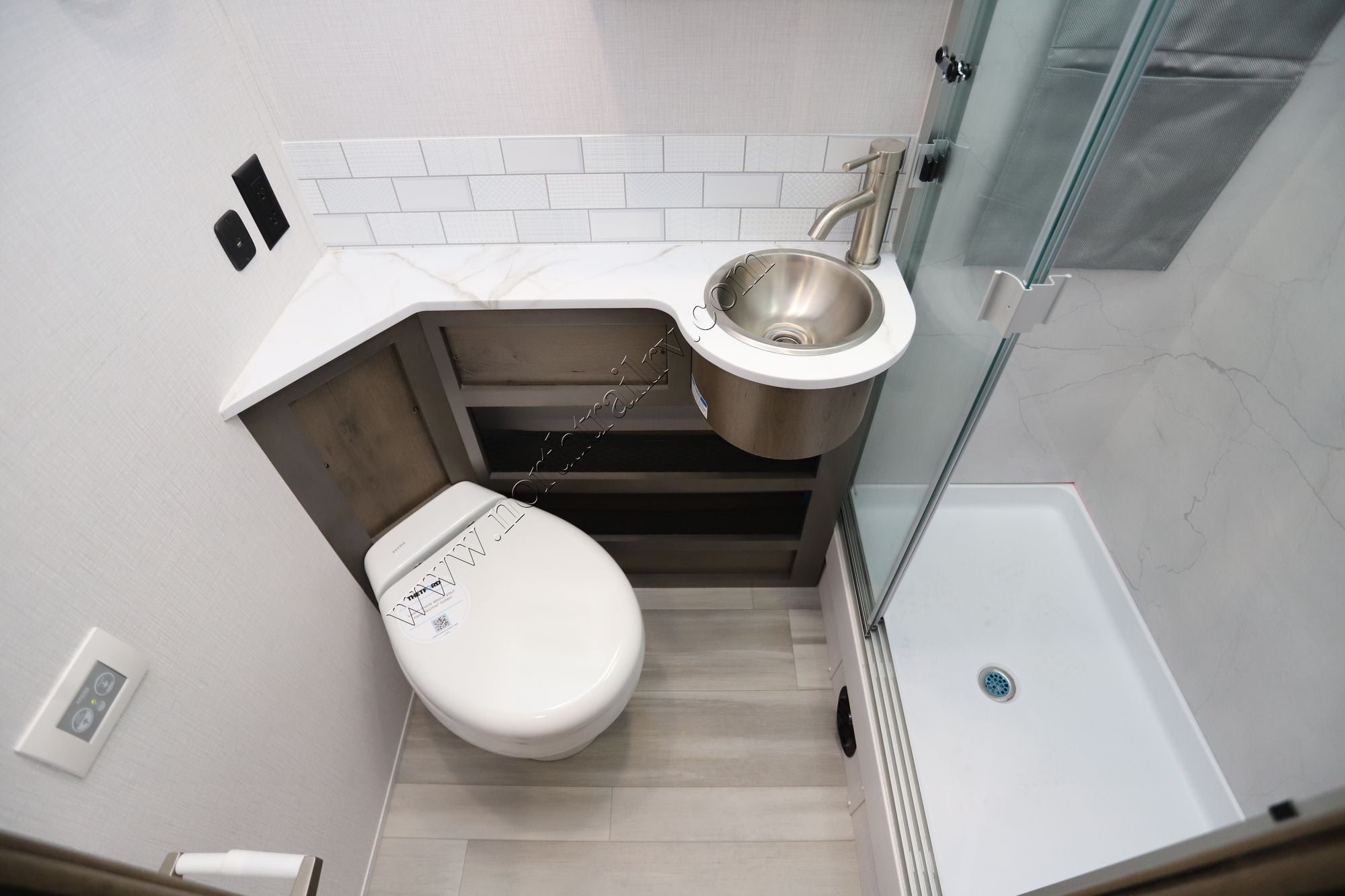 New 2026 Dynamax Isata 5 28SS 4X4 EX Super C  For Sale