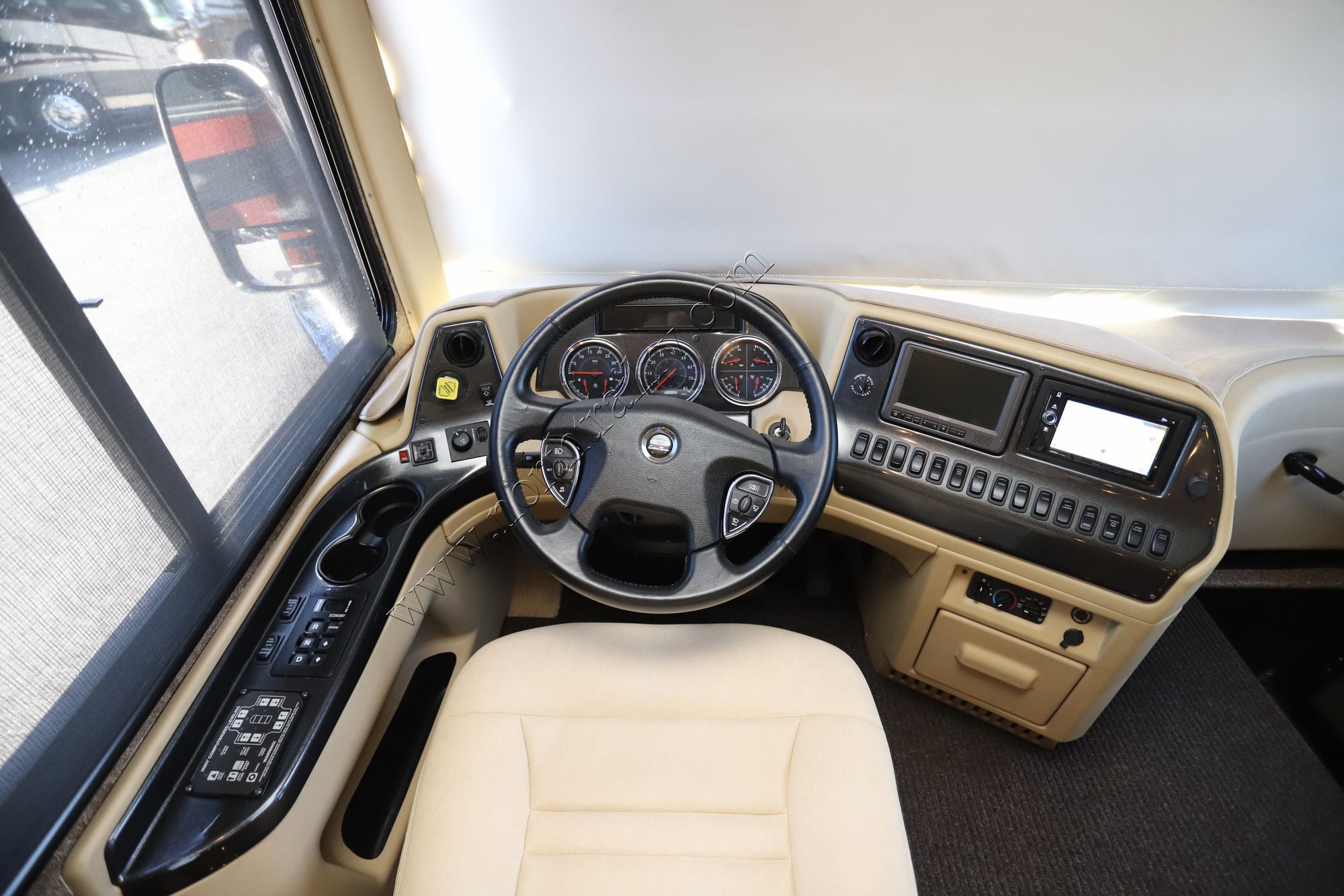 Used 2013 Newmar Dutch Star 4344 Class A  For Sale