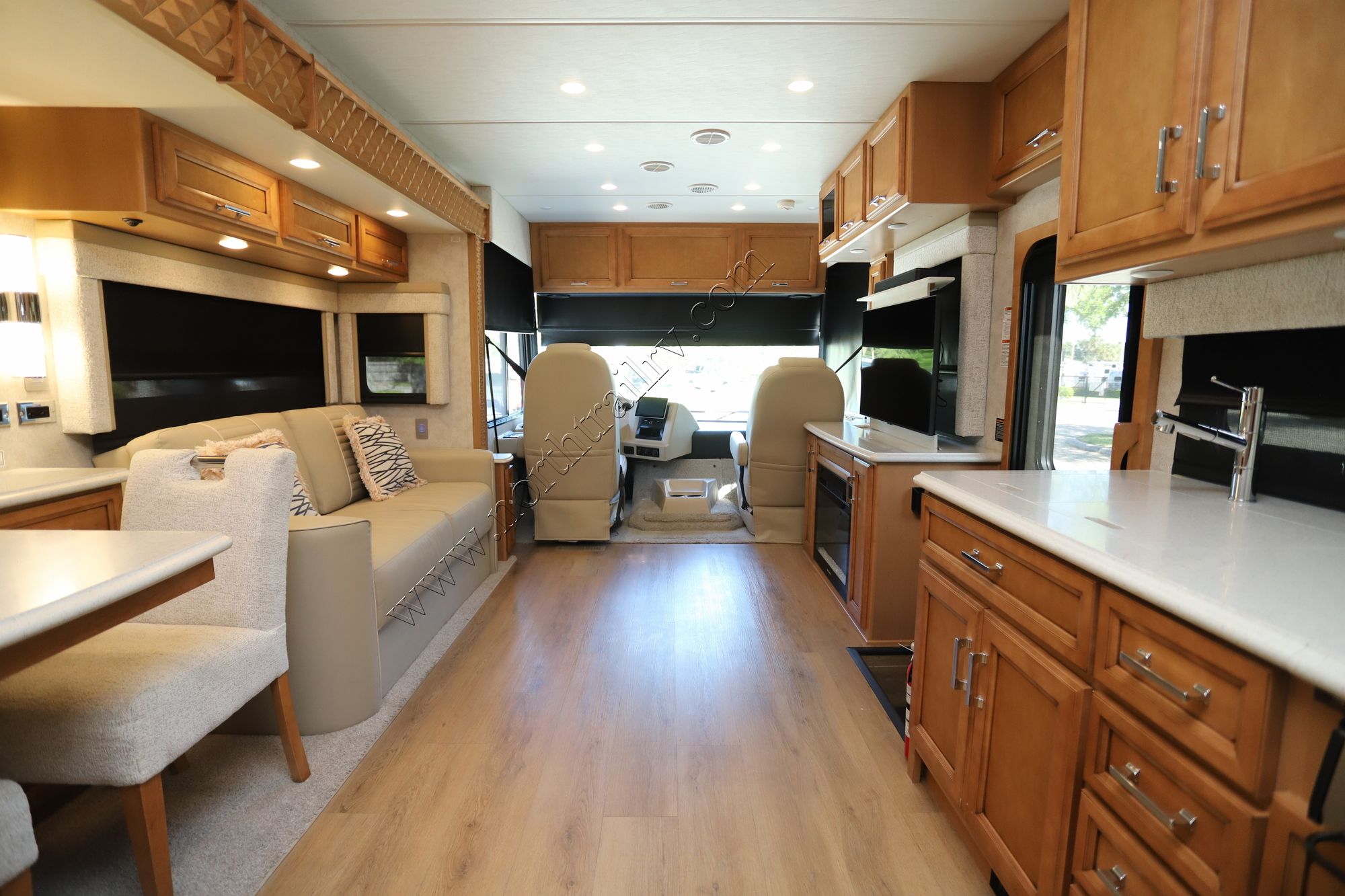 Used 2023 Newmar Bay Star 3811 Class A  For Sale