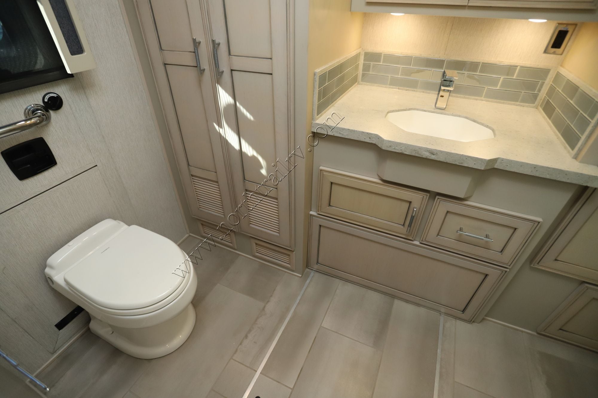 Used 2020 Newmar Ventana 4326 Class A  For Sale