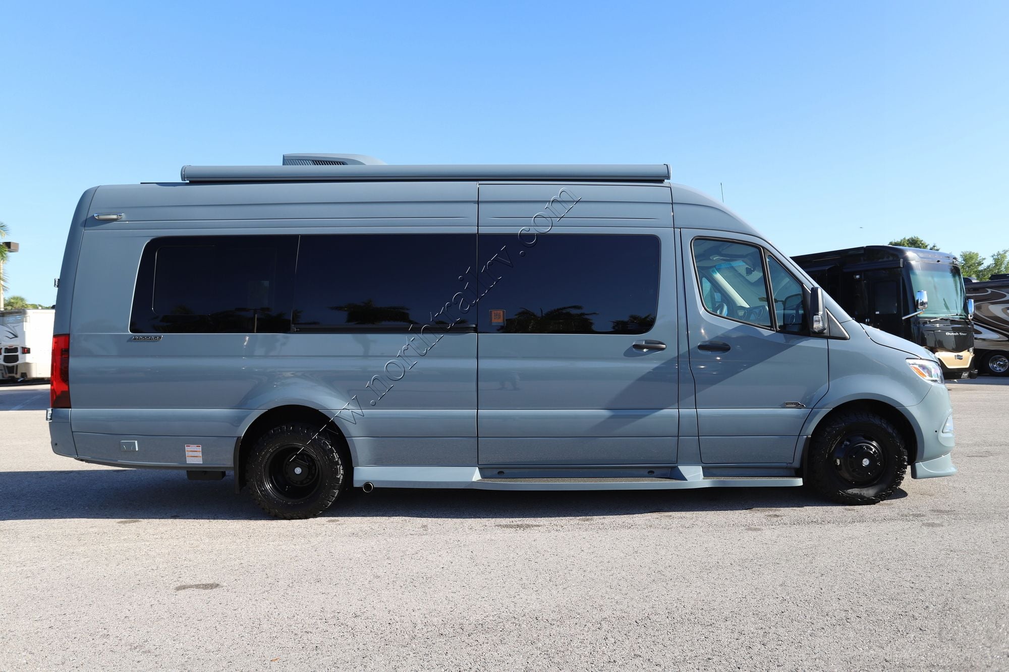 Used 2025 Midwest Passage EXT 170 MD2 Class B  For Sale