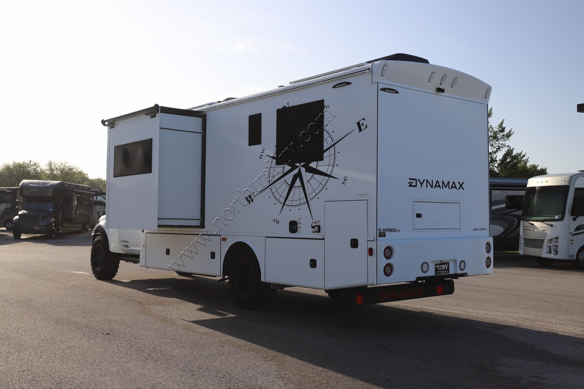 New 2026 Dynamax Isata 5 28SS 4X4 EX Super C  For Sale