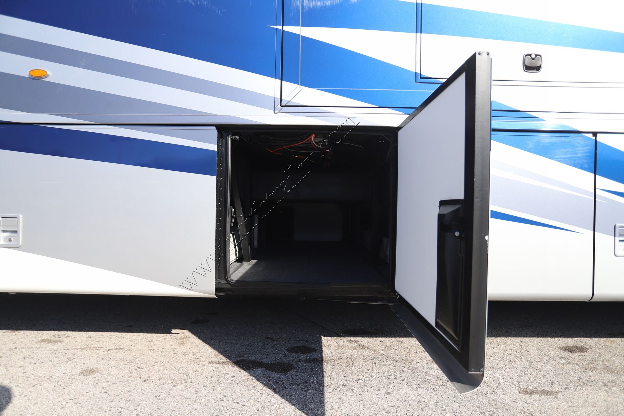 Used 2020 Newmar Ventana 4326 Class A  For Sale