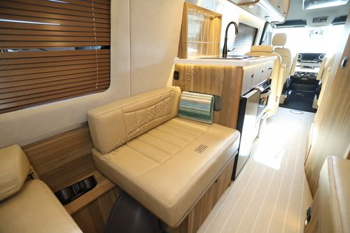 2024 Airstream Interstate 24GL Tommy Bahama AWD