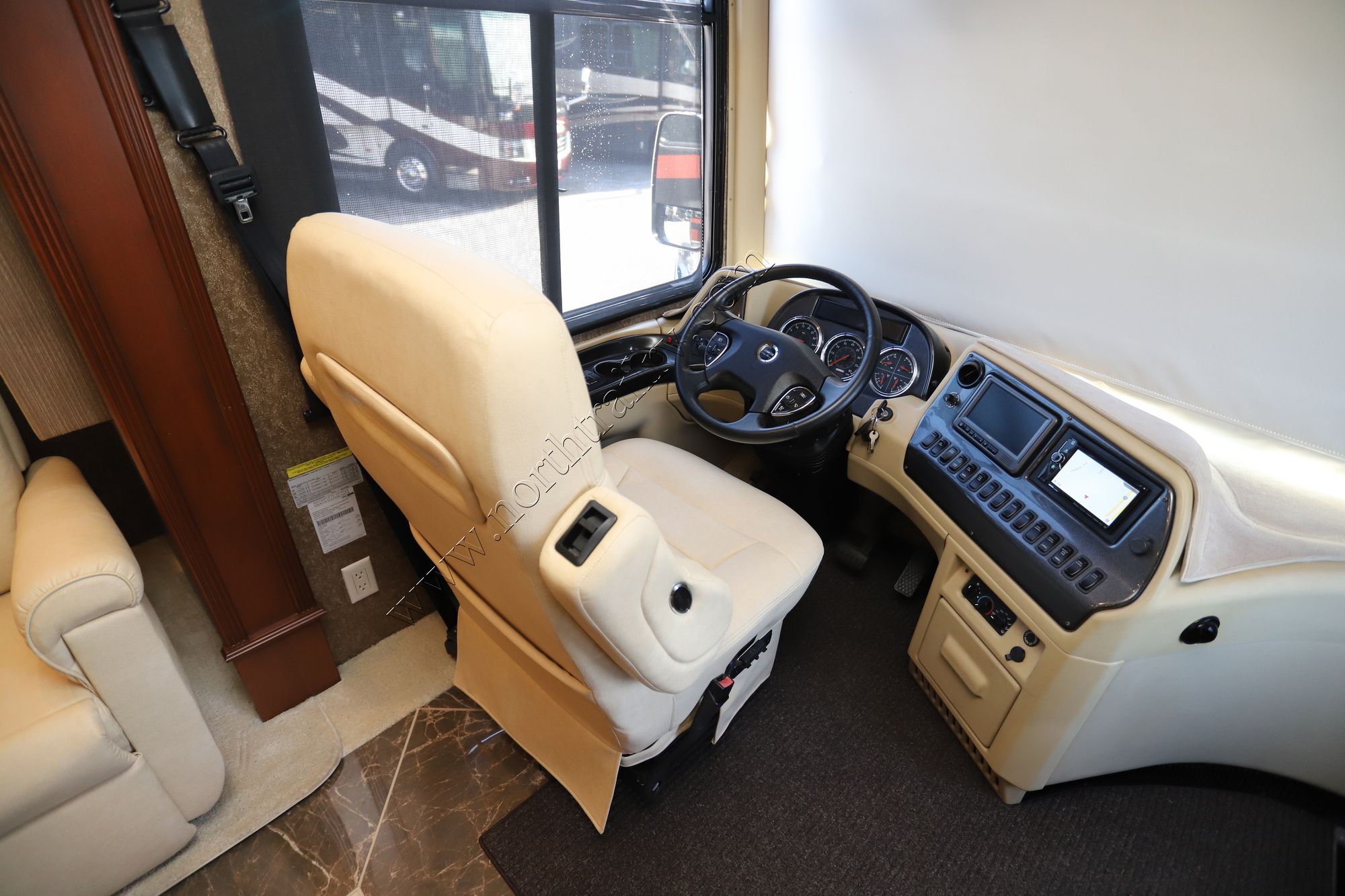 Used 2013 Newmar Dutch Star 4344 Class A  For Sale