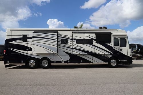 2022 Newmar Mountain Aire 4118