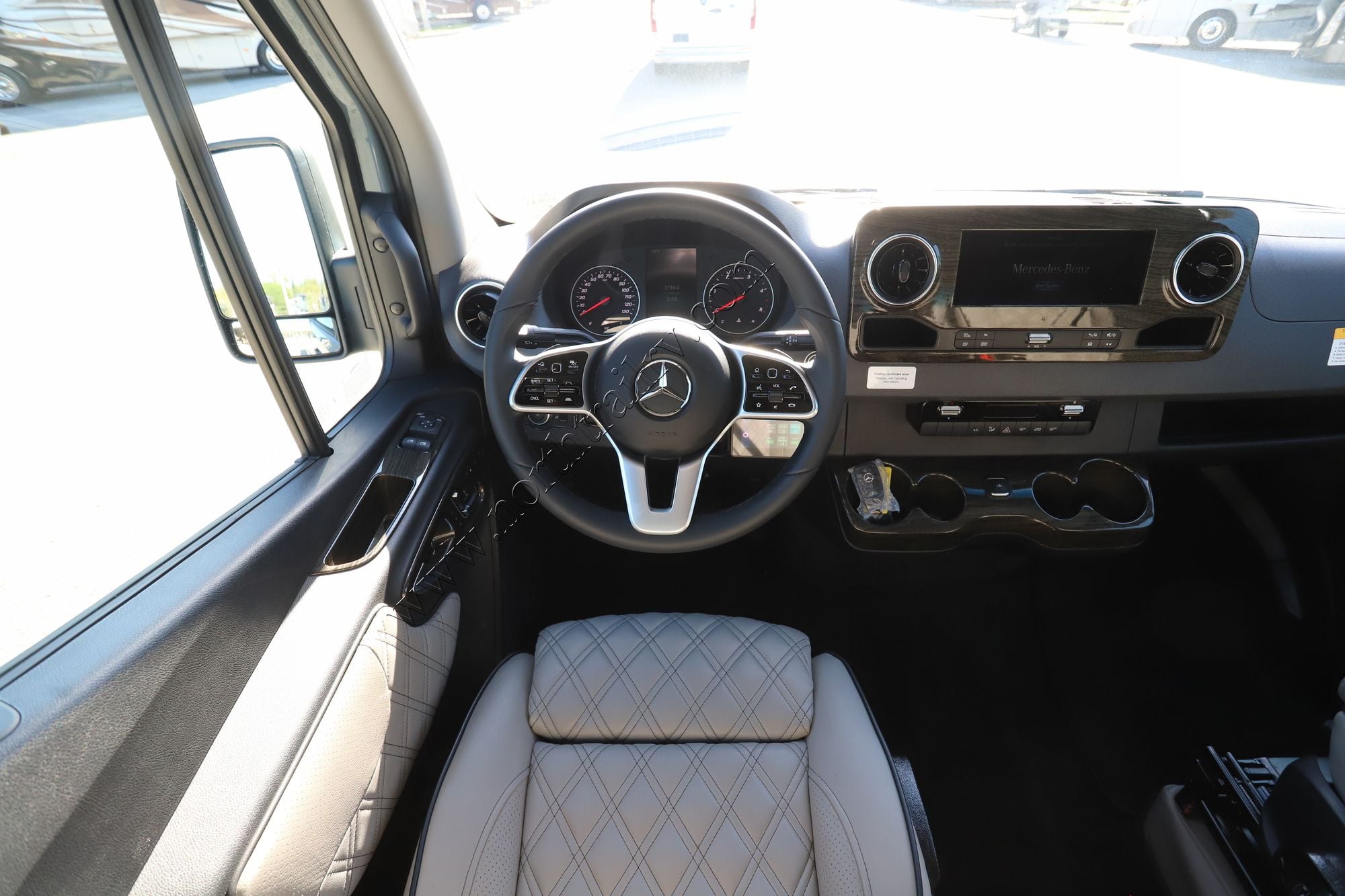 Used 2025 Midwest Passage EXT 170 MD2 Class B  For Sale