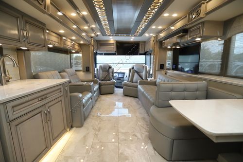 2023 Newmar Essex 4521