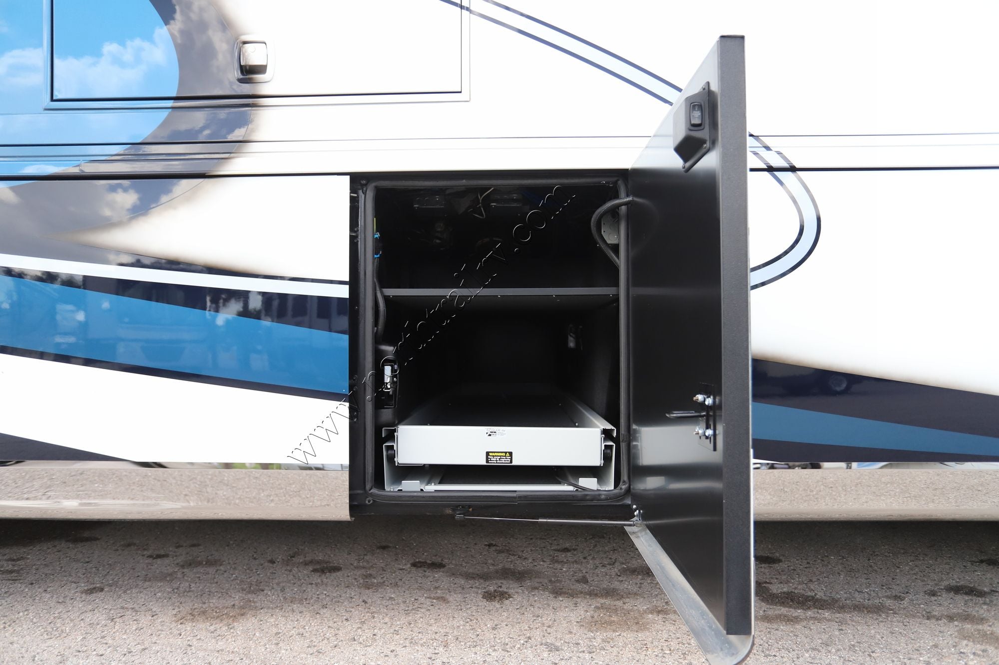 Used 2023 Newmar Essex 4521 Class A  For Sale