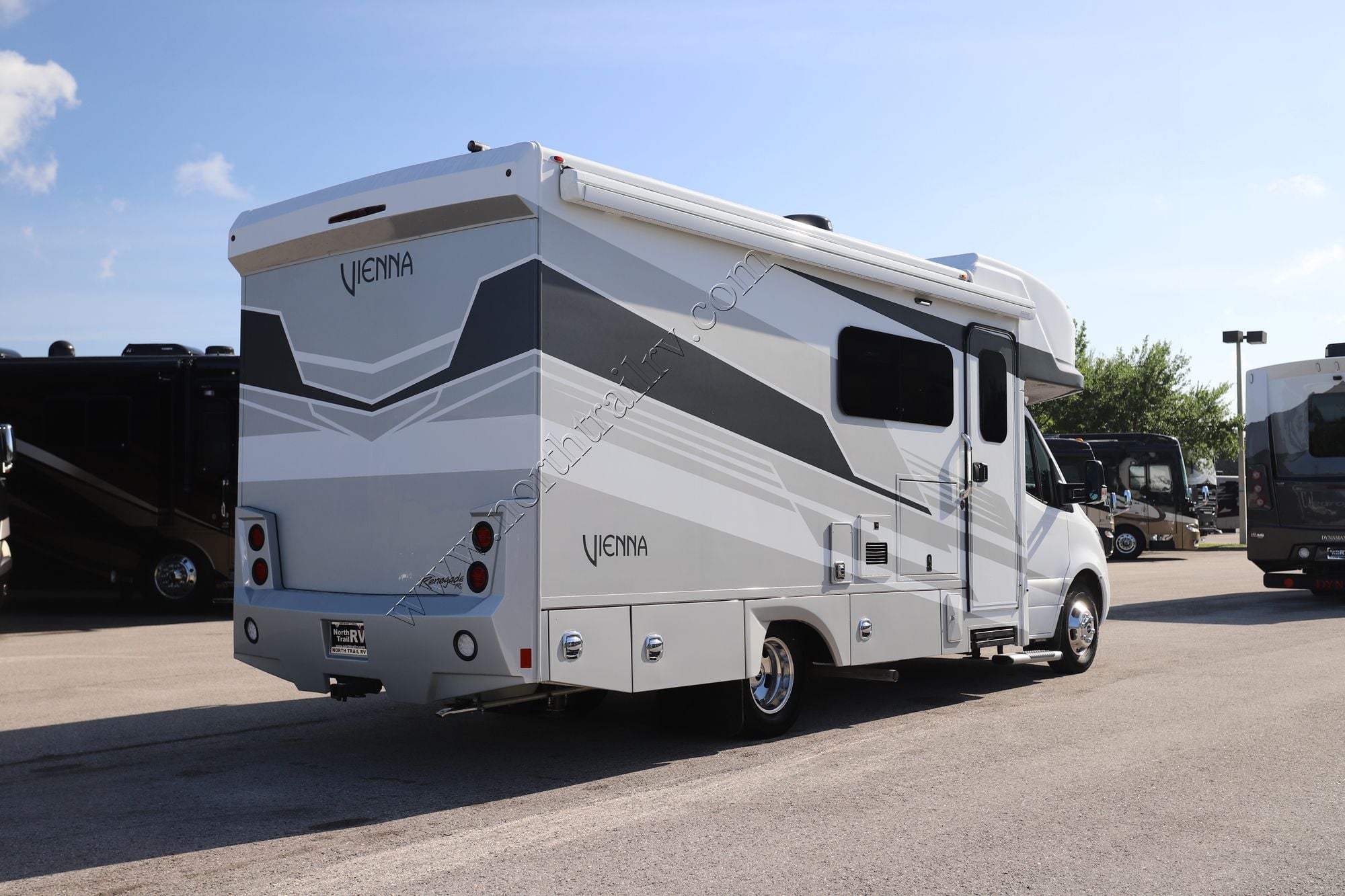 Used 2025 Renegade Rv Vienna 25RMC Class C  For Sale