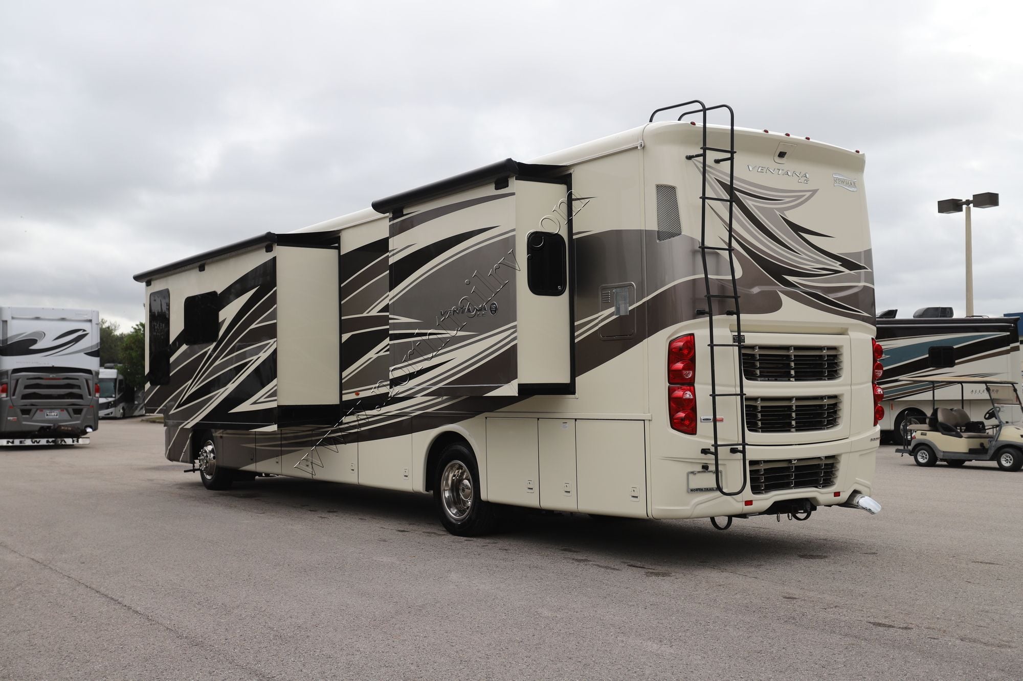 Used 2018 Newmar Ventana Le 4048 Class A  For Sale