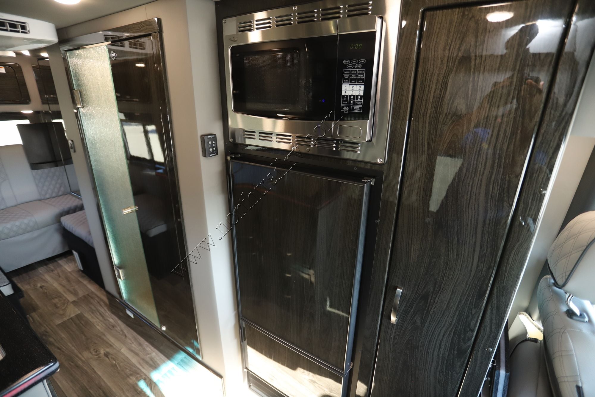 Used 2025 Midwest Passage EXT 170 MD2 Class B  For Sale