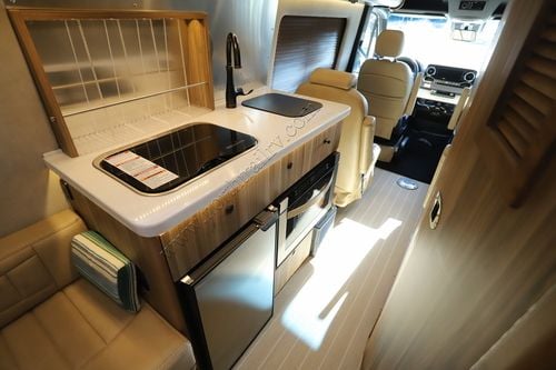 2024 Airstream Interstate 24GL Tommy Bahama AWD