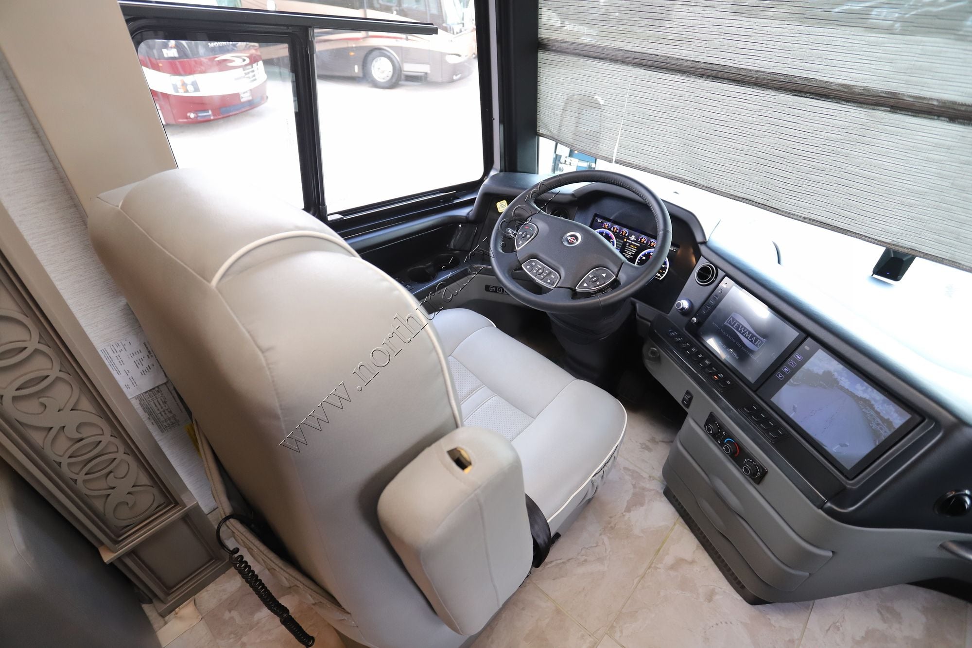 Used 2023 Newmar Essex 4521 Class A  For Sale