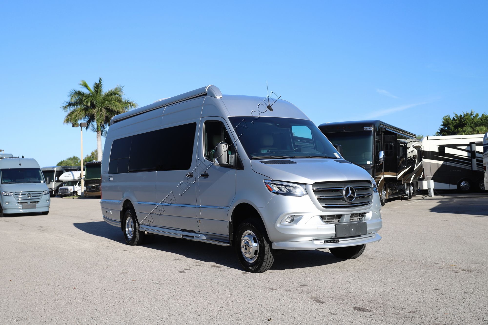 2024 Airstream Interstate 24GL Tommy Bahama AWD Class B Used For Sale