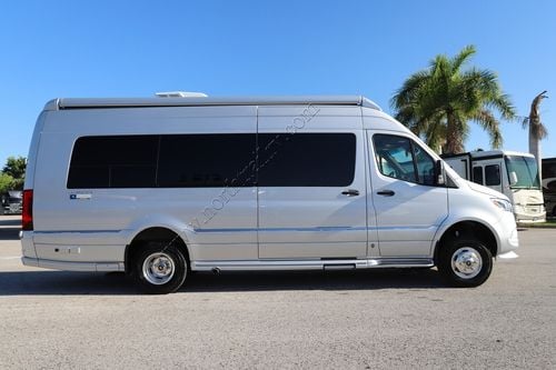 2024 Airstream Interstate 24GL Tommy Bahama AWD