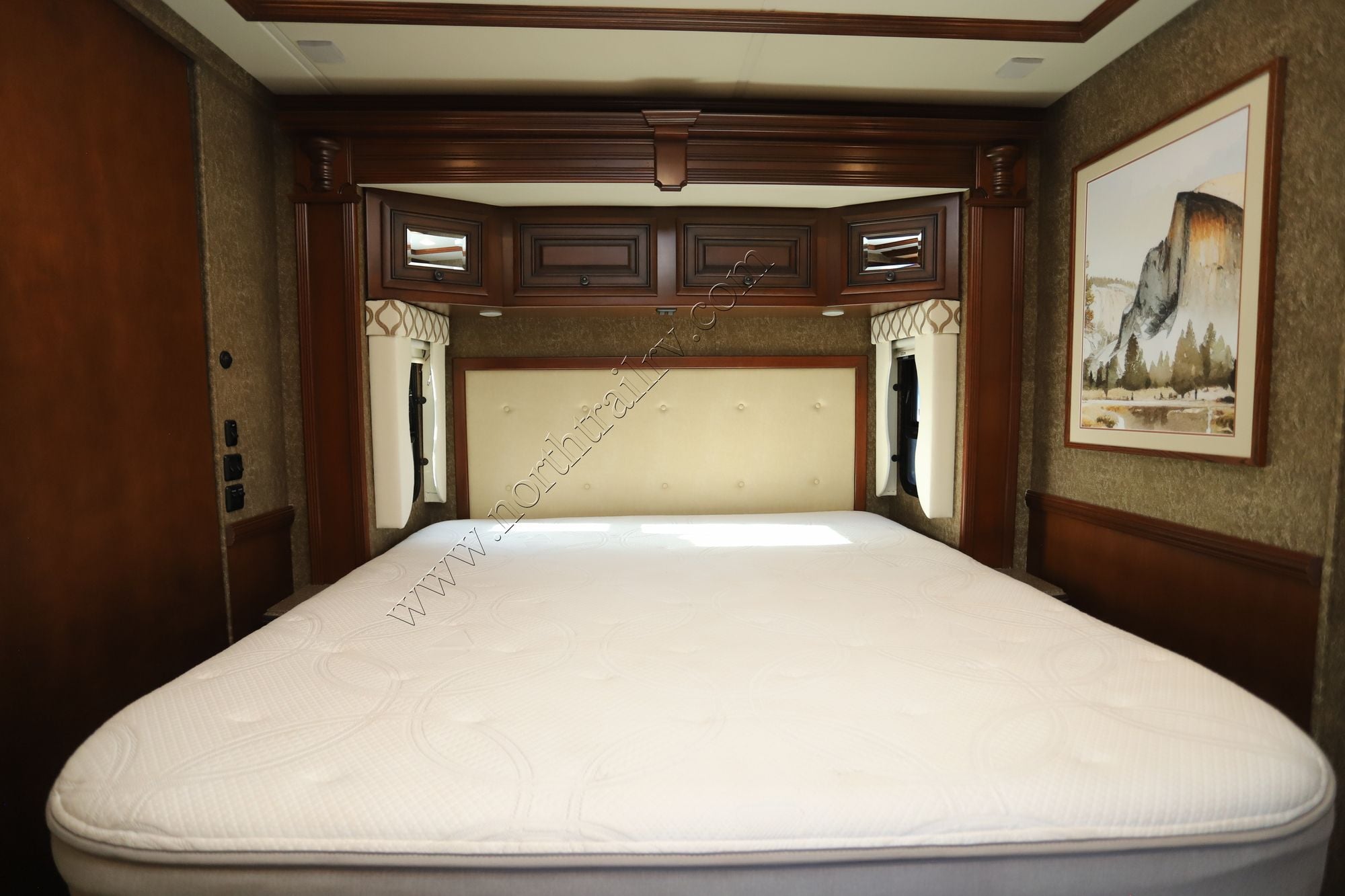 Used 2013 Newmar Dutch Star 4344 Class A  For Sale