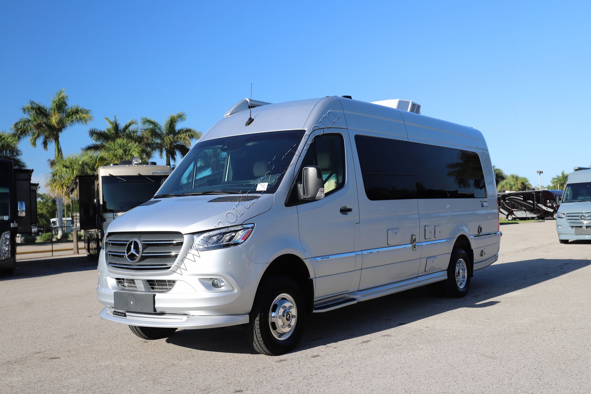 2024 Airstream Interstate 24GL Tommy Bahama AWD Class B Used For Sale