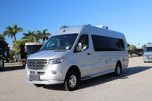 2024 Airstream Interstate 24GL Tommy Bahama AWD
