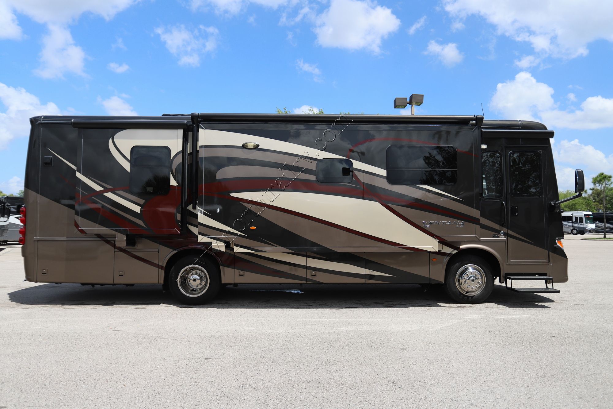 Used 2019 Newmar Ventana Le 3412 Class A  For Sale