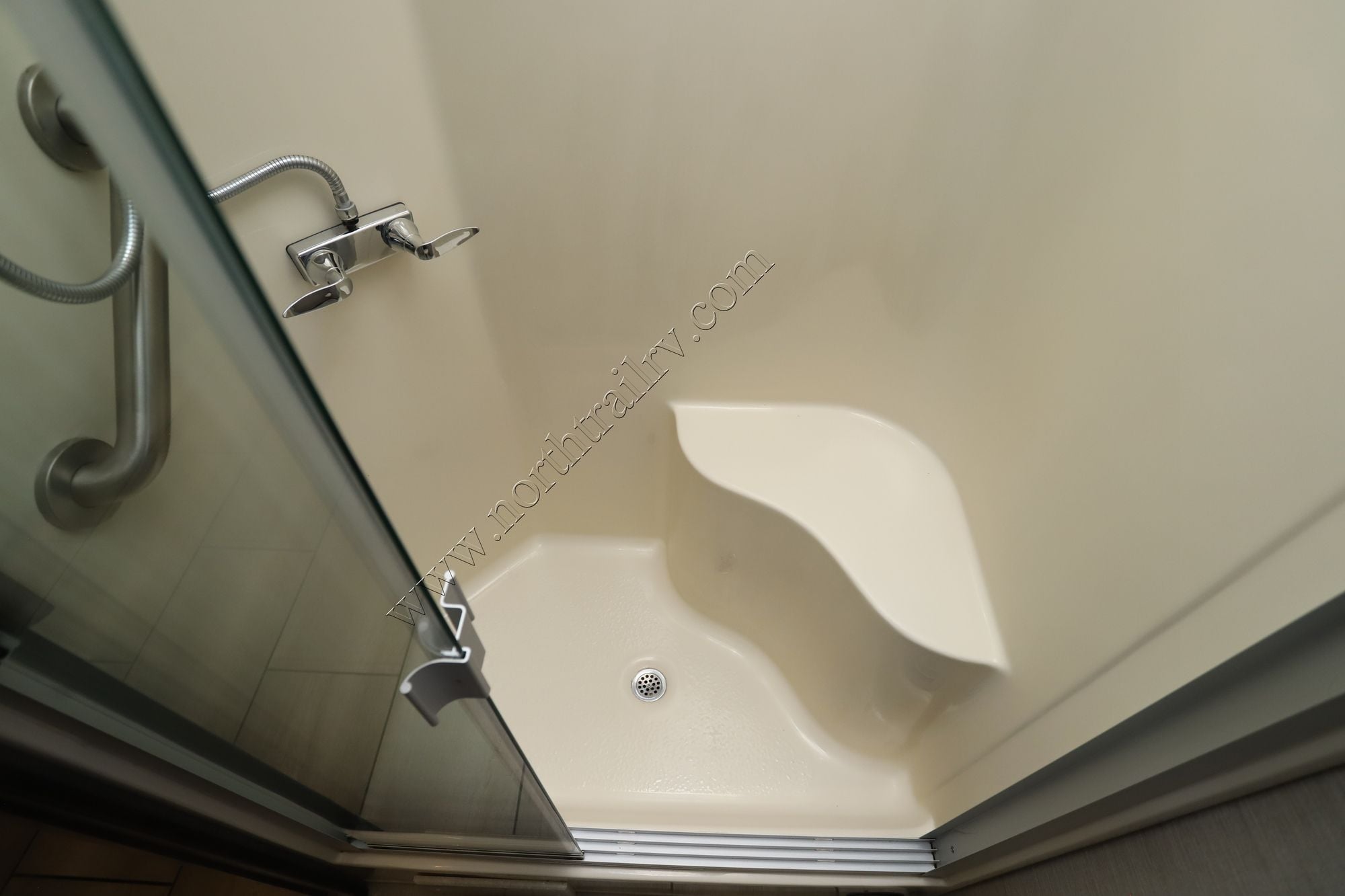 Used 2020 Tiffin Motor Homes Breeze 33BR Class A  For Sale