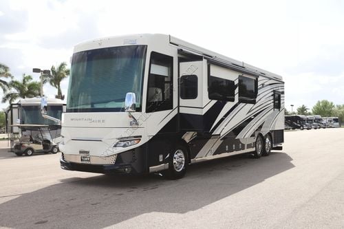 2022 Newmar Mountain Aire 4118