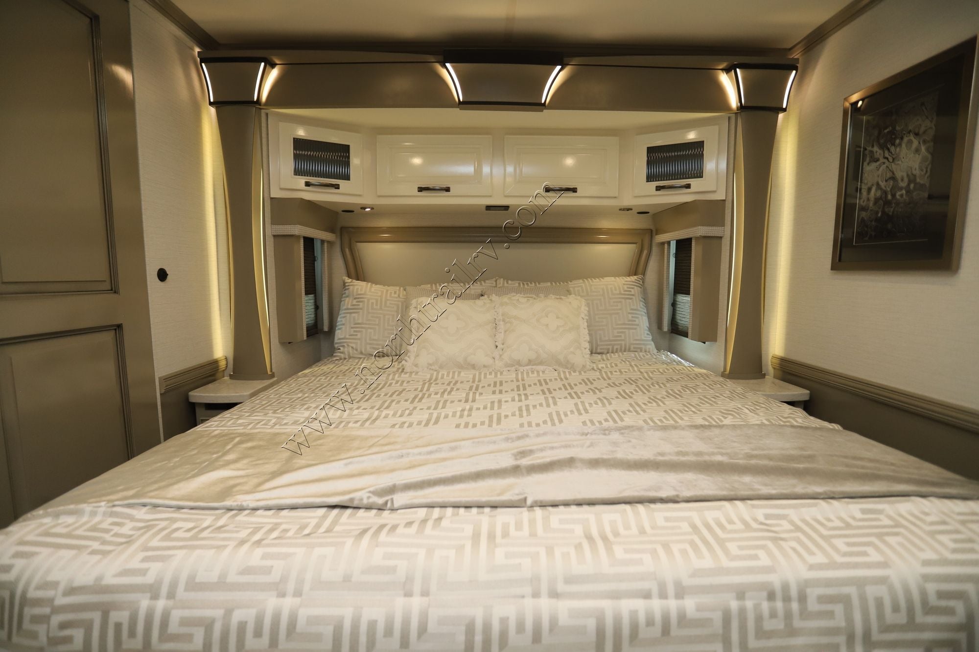 New 2026 Newmar Dutch Star 4081 Class A  For Sale