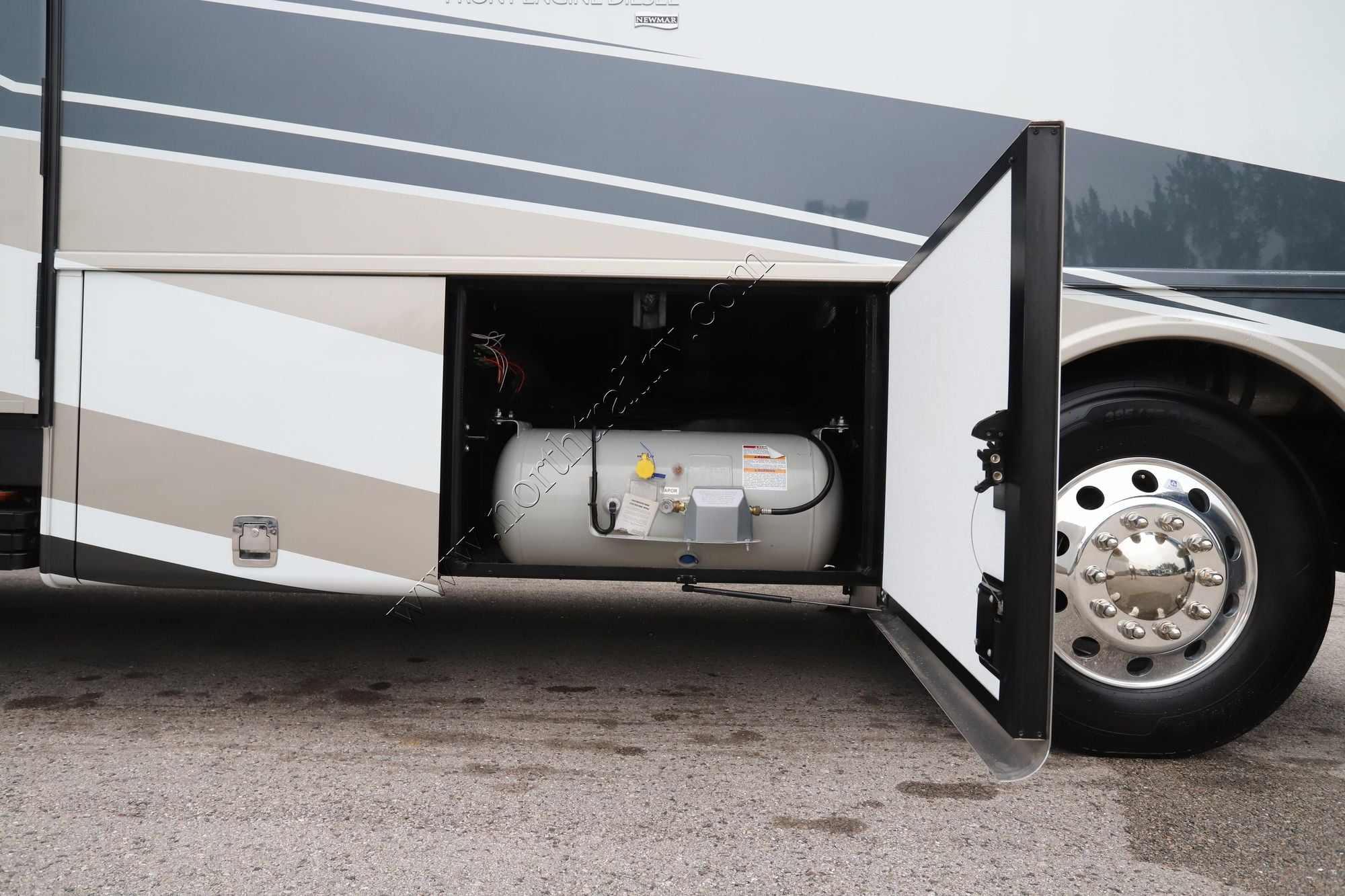 New 2026 Newmar Canyon Star 3947 Class A  For Sale