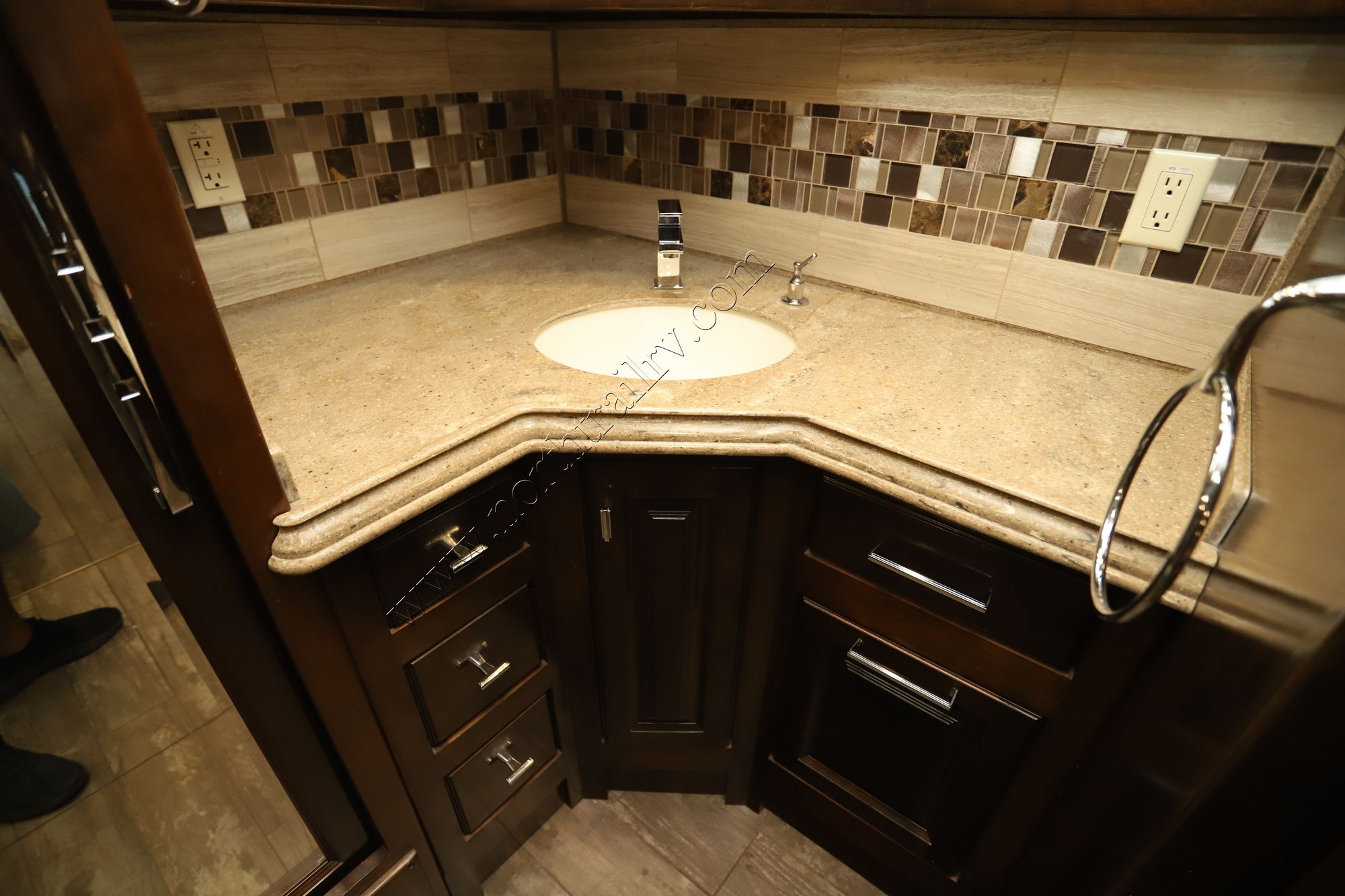 Used 2018 Tiffin Motor Homes Allegro Bus 40SP Class A  For Sale