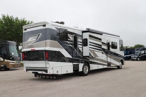 2026 Newmar Canyon Star 3947