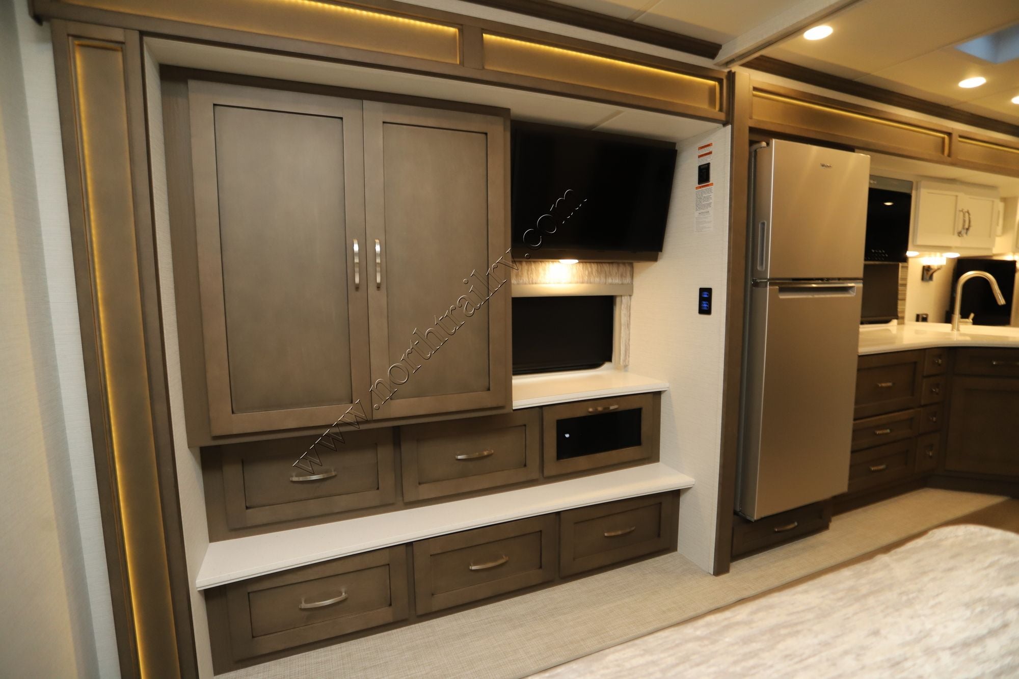 New 2026 Newmar Canyon Star 3947 Class A  For Sale