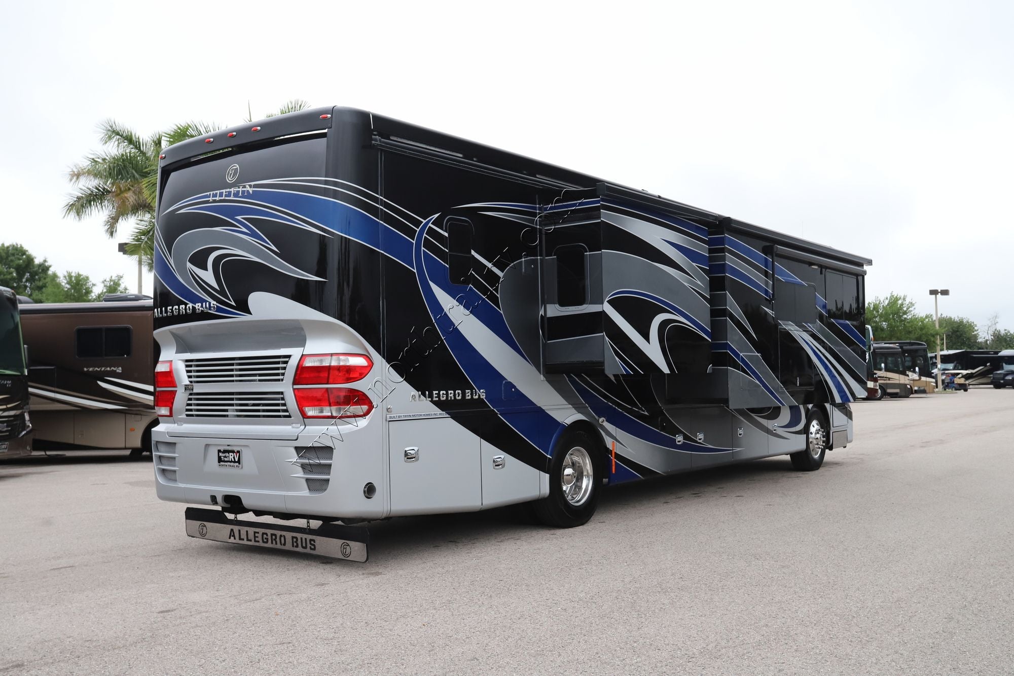 Used 2018 Tiffin Motor Homes Allegro Bus 40SP Class A  For Sale