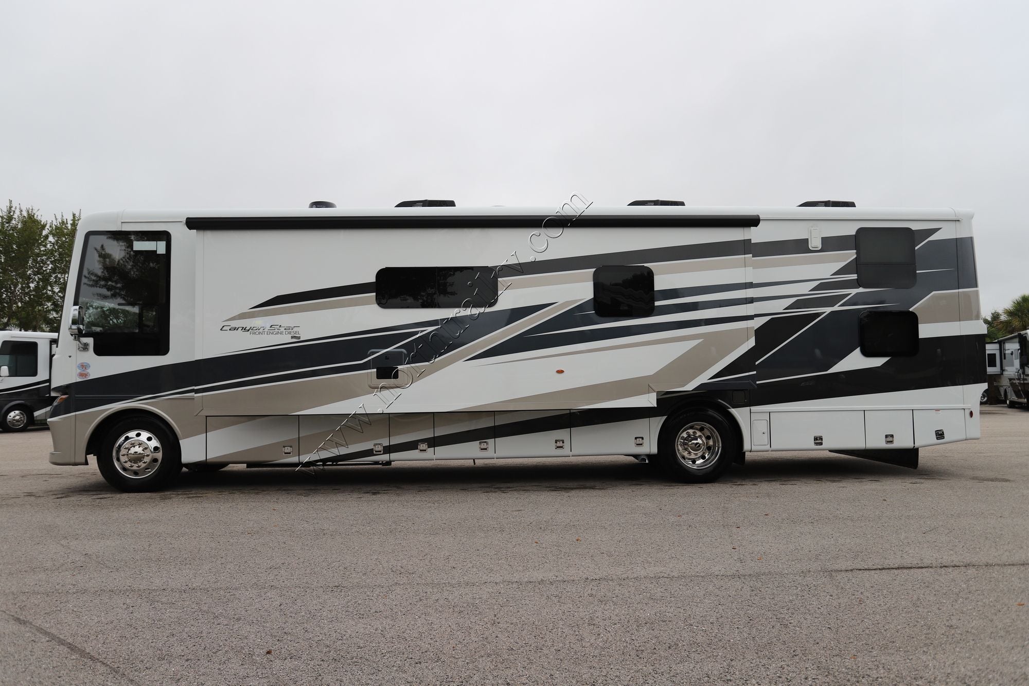 New 2026 Newmar Canyon Star 3947 Class A  For Sale