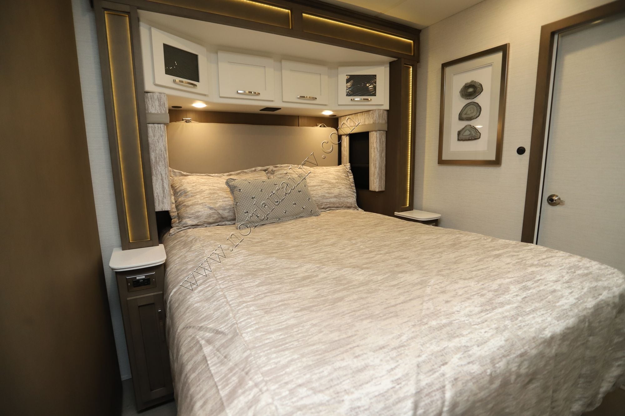 New 2026 Newmar Canyon Star 3947 Class A  For Sale