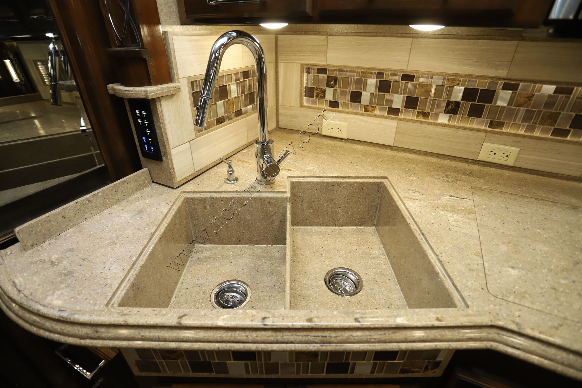 Used 2018 Tiffin Motor Homes Allegro Bus 40SP Class A  For Sale