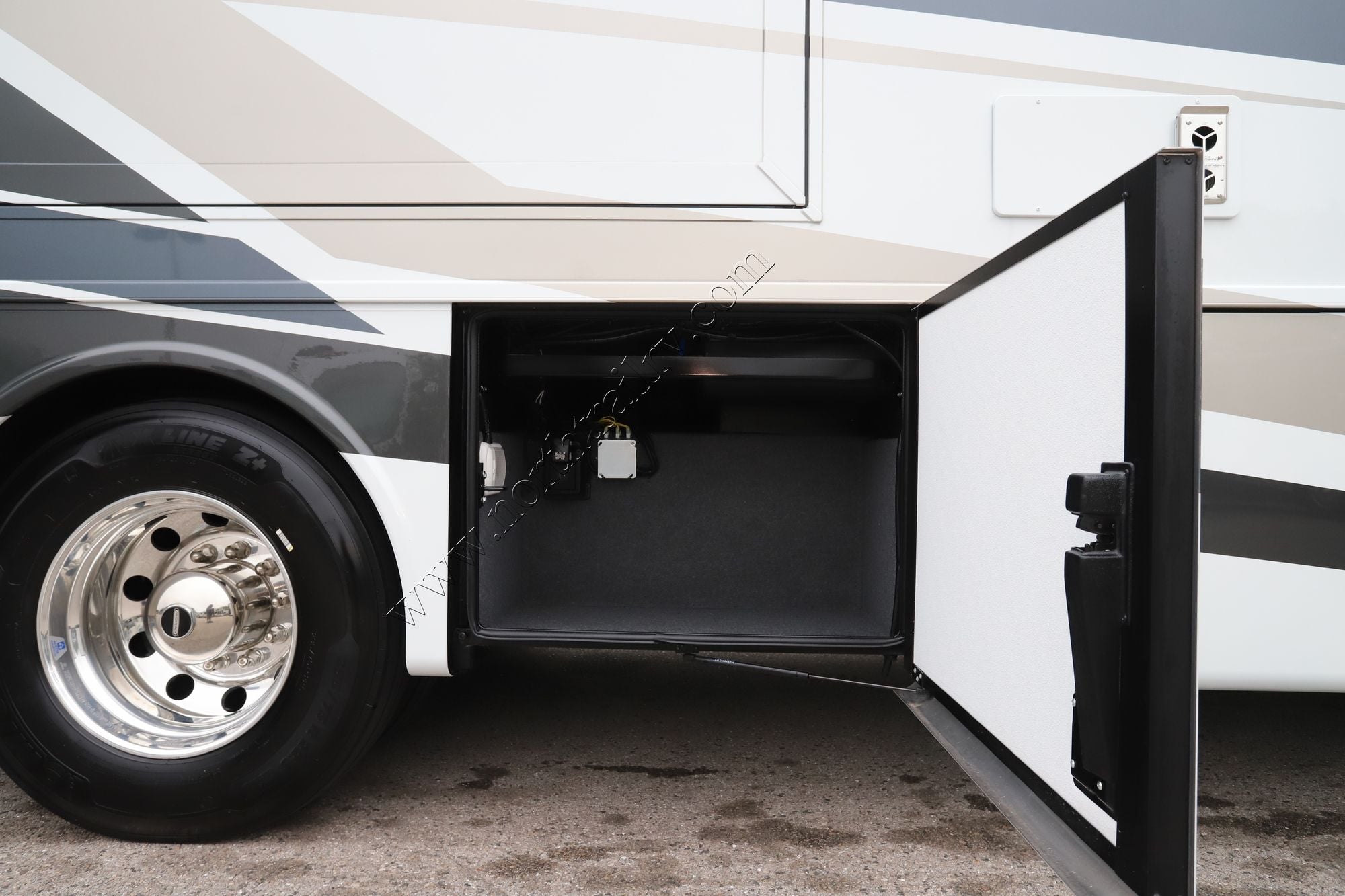 New 2026 Newmar Canyon Star 3947 Class A  For Sale