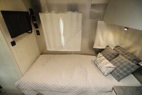 2023 Airstream Flying Cloud 23FBT