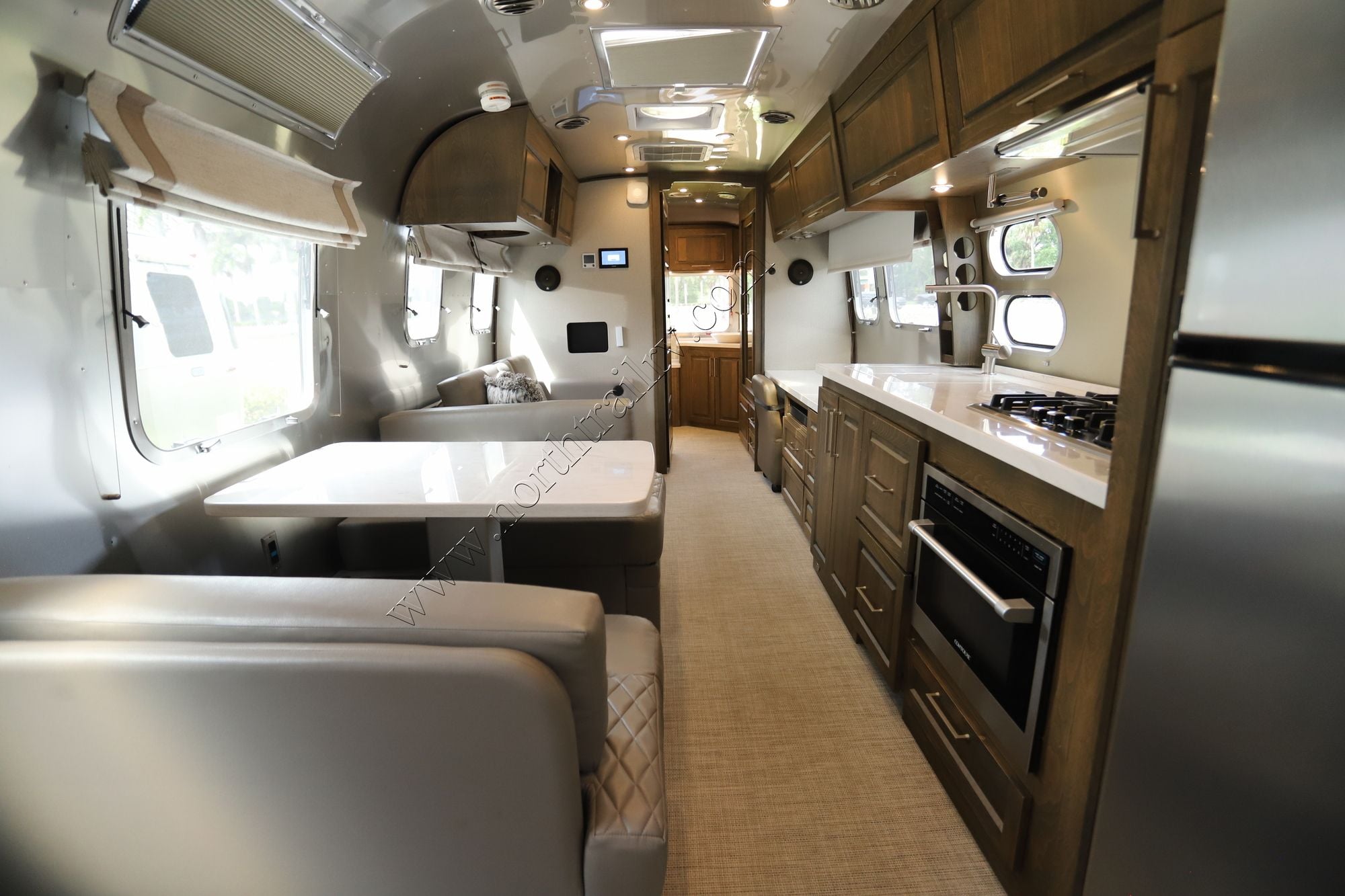 Used 2024 Airstream Classic 33FB TWIN Travel Trailer  For Sale