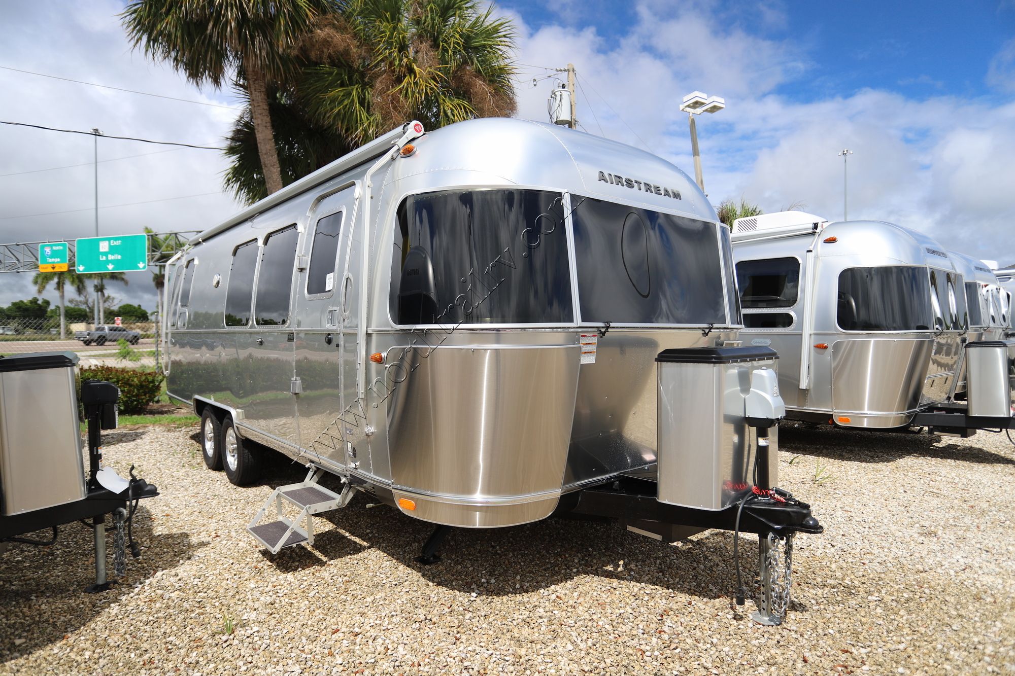 Used 2018 Airstream Flying Cloud 28RBQ Travel Trailer  For Sale