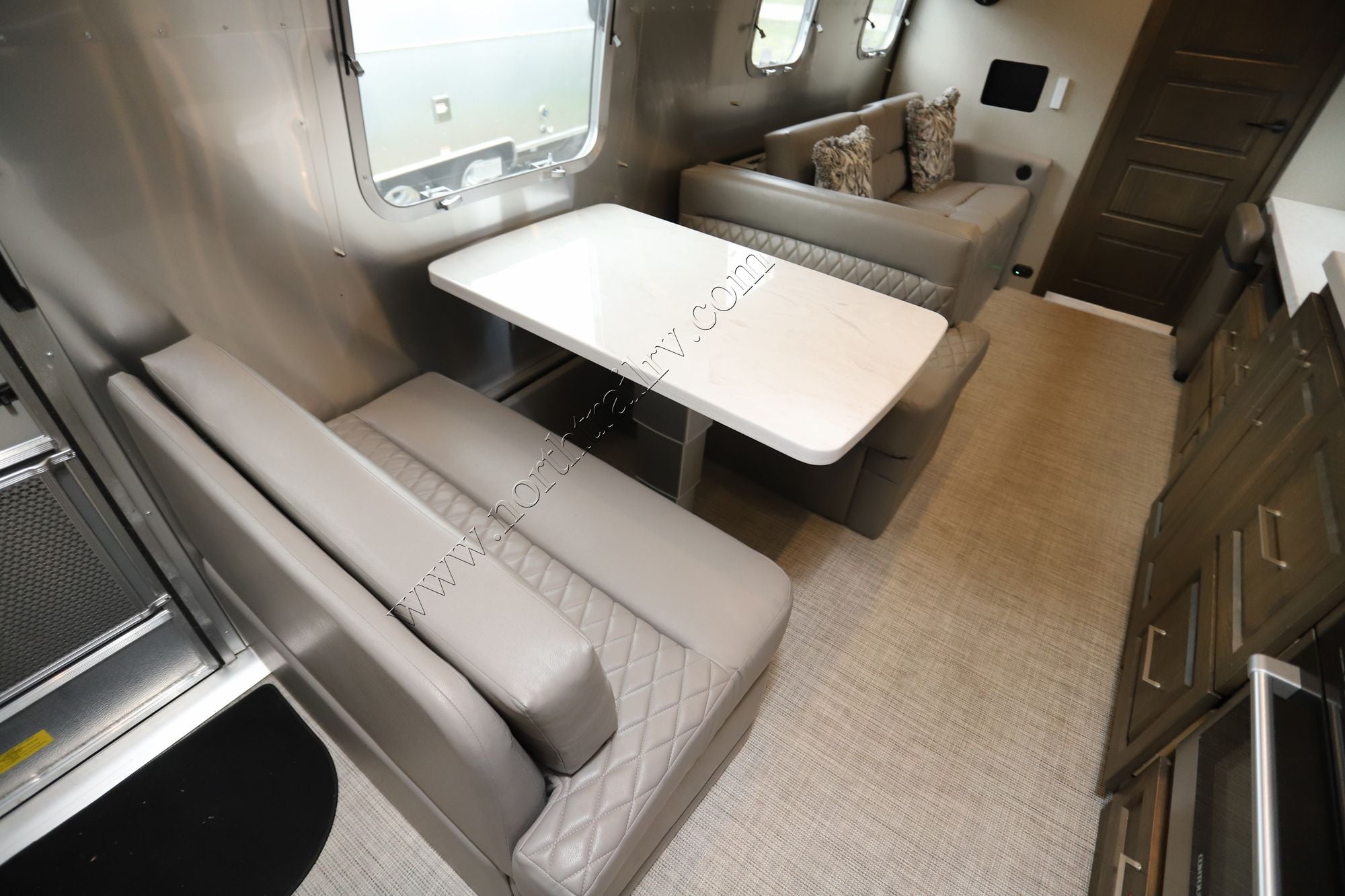 Used 2024 Airstream Classic 33FB TWIN Travel Trailer  For Sale