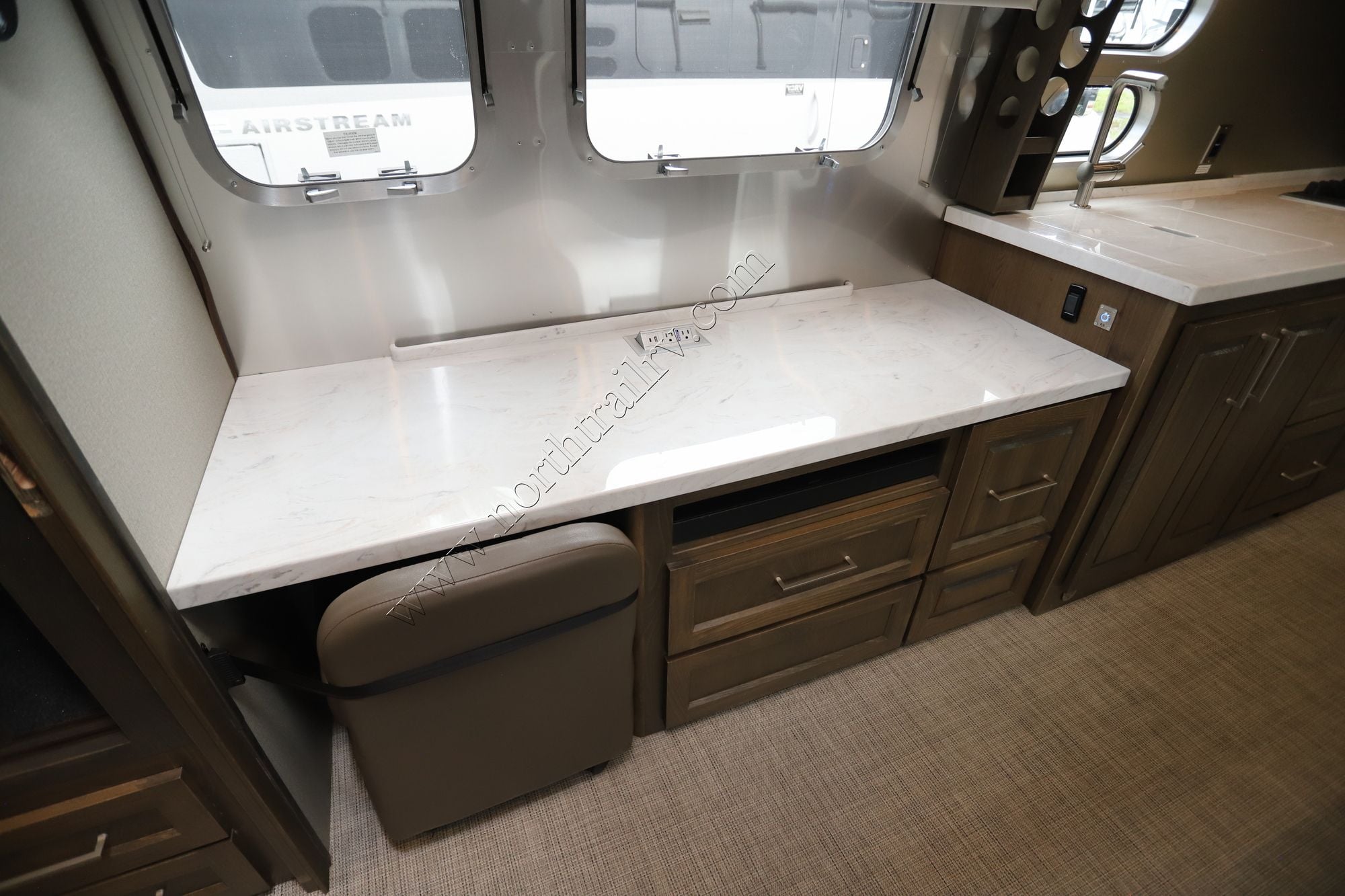 Used 2024 Airstream Classic 33FB TWIN Travel Trailer  For Sale