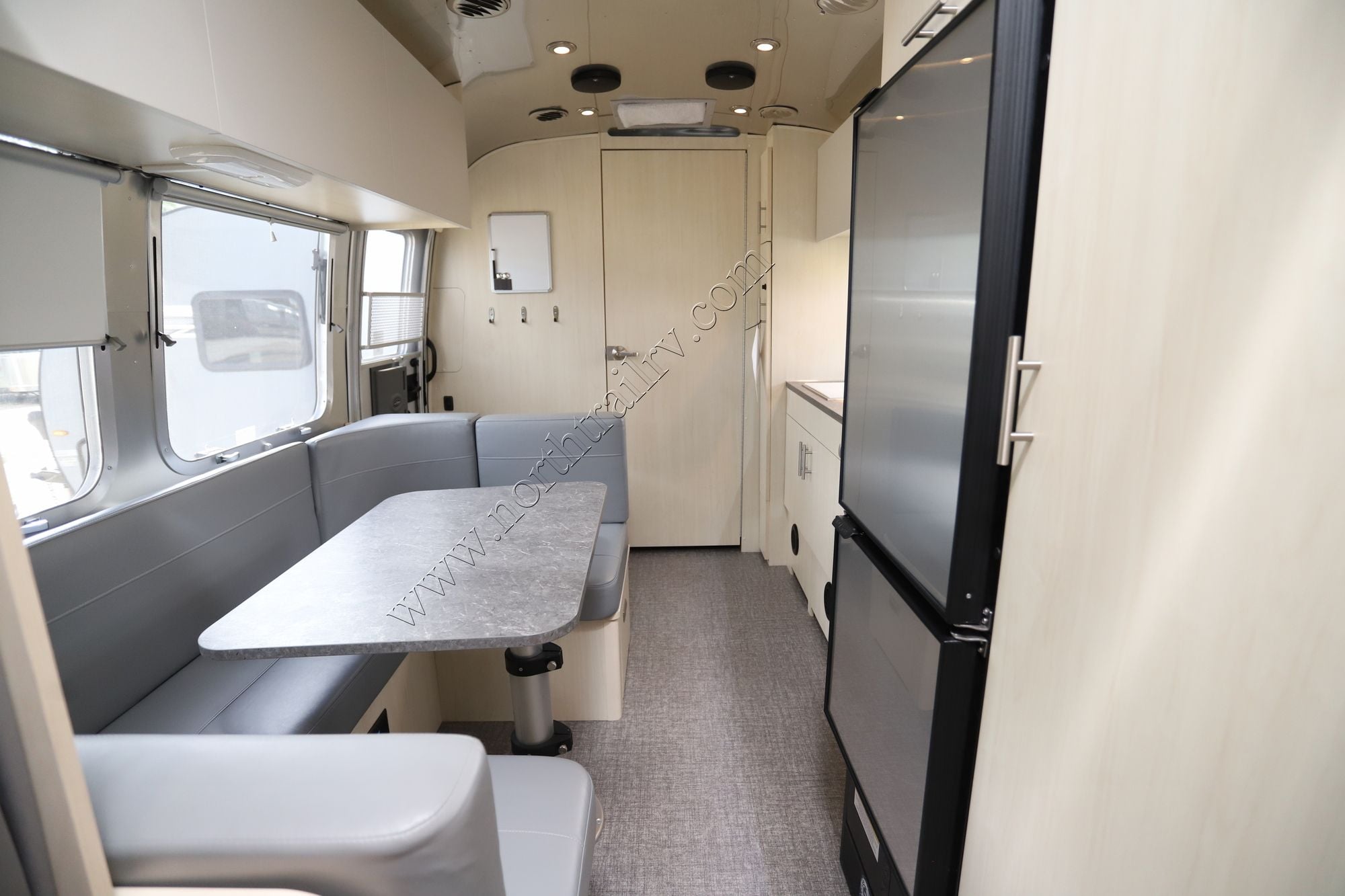 Used 2023 Airstream Flying Cloud 23FBT Travel Trailer  For Sale