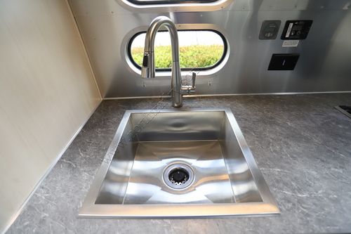 2023 Airstream Flying Cloud 23FBT