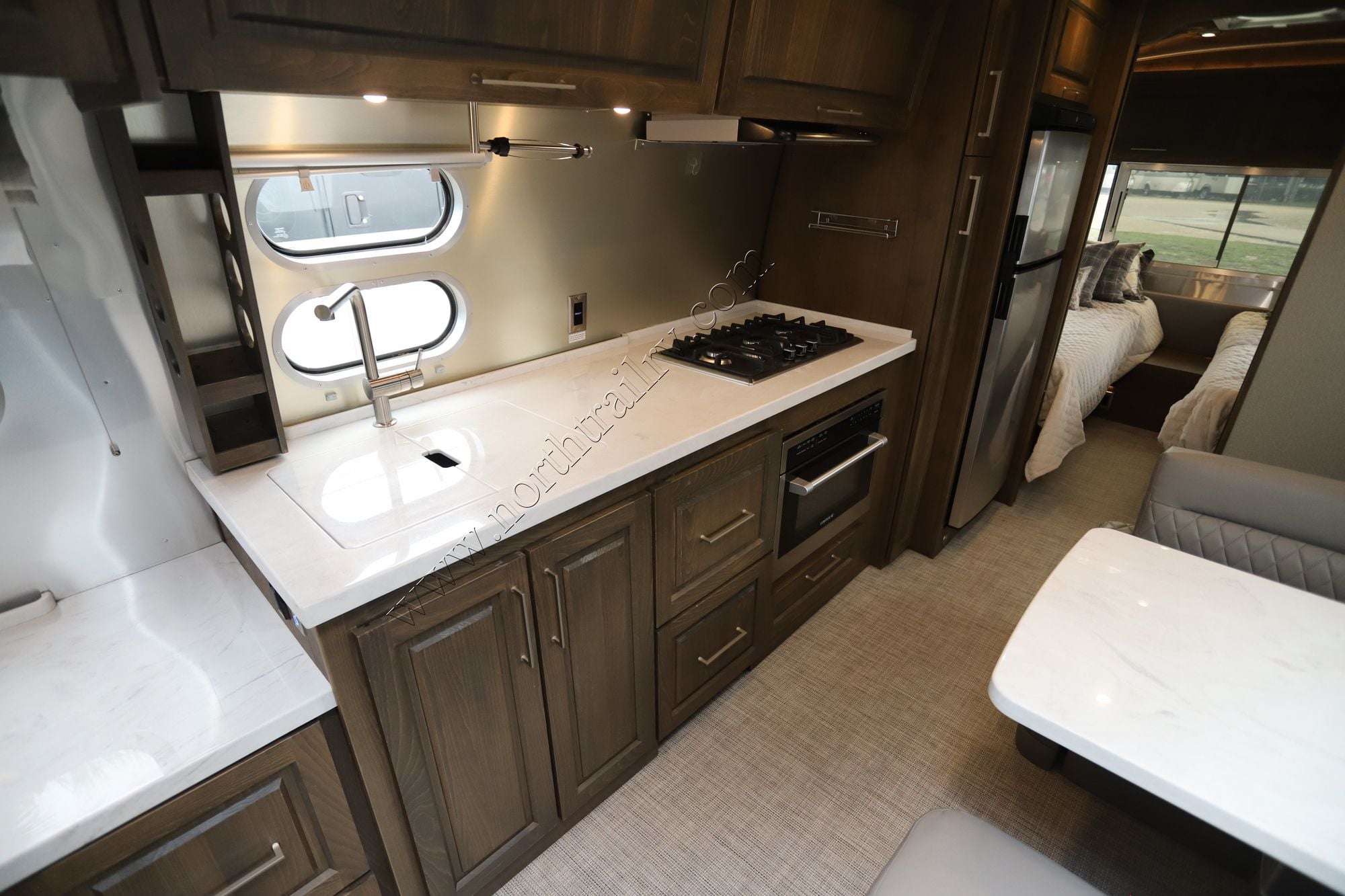Used 2024 Airstream Classic 33FB TWIN Travel Trailer  For Sale
