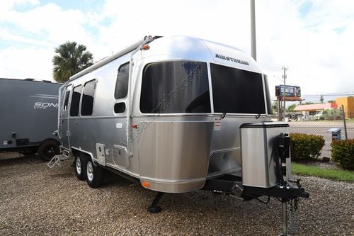 2023 Airstream Flying Cloud 23FBT