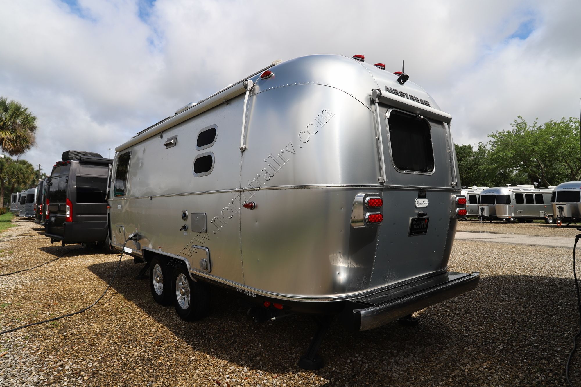 Used 2023 Airstream Flying Cloud 23FBT Travel Trailer  For Sale
