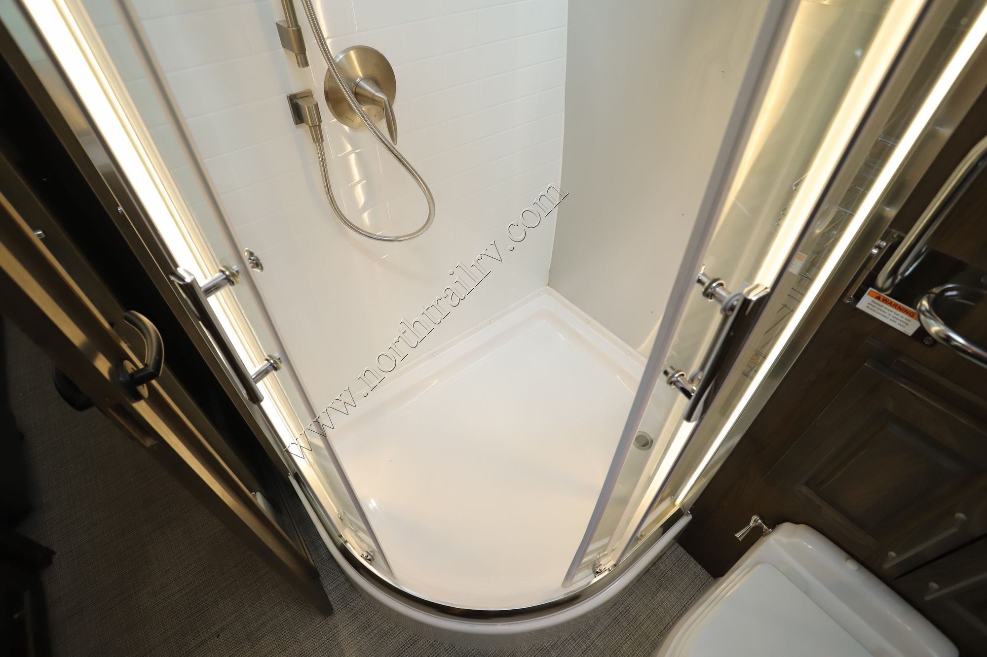 Used 2024 Airstream Classic 33FB TWIN Travel Trailer  For Sale